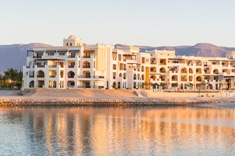 Al Fanar Hotel & Residences
